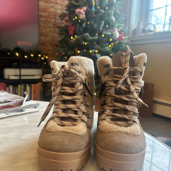 SEE BY CHLOÉ
Eileen Shearling-Trimmed Ankle Boots - Picture 5 of 8